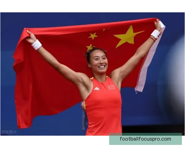 全球网球明星纷纷亮相巴黎赛场 争夺年度冠军荣耀 全球网球明星纷纷亮相巴黎赛场 争夺年度冠军荣耀